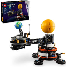 Lego TECHNIC 42179 Planet Earth and Moon in Orbit